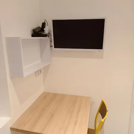 Petit Fonctionnel Refait A Neuf Apartment Amiens